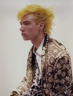 Rad Clothes, Coloured Hair, Model Pose, Punk Hair, Best Beauty Tips, Yellow Hair, Estilo Punk, Hair Reference, Grunge Hair