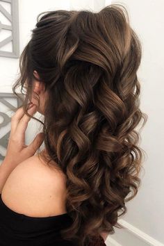 Up Wedding Hairstyles, Sanggul Modern, Half Up Wedding, Wedding Hairstyles Bride, Quince Hairstyles, Long Hair Wedding Styles, Peinados Fáciles Para Cabello Corto, Wedding Hair Inspiration, Voluminous Hair