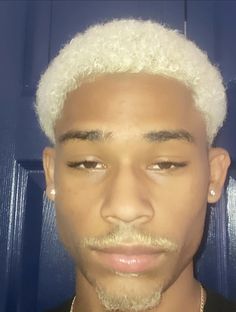 Poste Insta, Pastel Goth Makeup, Men Blonde Hair, Hair Dye Tips, Dyed Hair Men, Black Men Beards, Honey Brown Hair, Afro Men, Black Men Haircuts