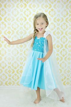 Elsa dress princess dress Frozen birthday party dress or portrait on Etsy, $62.00 Diy Tutus, Princess Elsa Dress, Costume Carnaval, Elsa Birthday, Princess Diy, Anna Dress