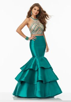 Mori Lee Prom Dresses, Hot Pink Prom Dress, Prom Dresses 2017, Prom Dresses For Teens, Designer Prom Dresses, Piece Prom Dress, Prom Dress Shopping, Green Prom Dress, Smiling Face