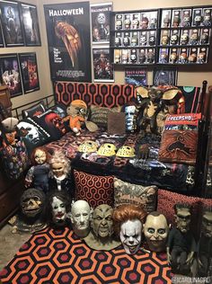 a room filled with lots of halloween decorations