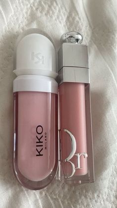 Creme pour les lèvres repulpant transparent

#gloss #kikomilano #cleangirl #cleangirlaesthetic #lipstick #lipgloss #lips #lipcare #levre #selfcare #makeup #makeupoftheday #makeuplover #makeupaddict Fancy Makeup, Kiko Milano, Lip Glosses, Gloss Lipstick, Makeup Obsession, Makeup Items, Lip Cream, Makati, Makeup Essentials