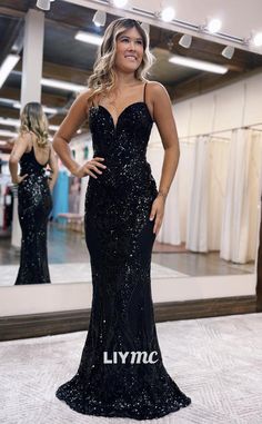 Make a glamorous statement with our LP1230 evening dress! The stunning v-neck bodice is adorned with eye-catching sequins, adding a touch of sparkle to your look. Perfect for any formal event, this dress will make you shine as the star of the night. Prom Dresses Sparkle, Dresses Sparkle, Trumpet Prom Dress, Shine Dress, Glitter Prom Dress, Dress Pictures, Trumpet Dress, Mother Wedding Dress, Party Kleidung