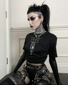 Chica Punk, Goth Gifts, How To Impress, Punk Hair, Goth Beauty, Goth Girl, Estilo Punk, Goth Aesthetic, Mullet Hairstyle