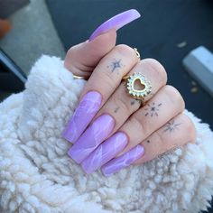 Cute Nail Colors, Nagellack Trends, Super Cute Nails, Spring Acrylic Nails, Purple Nail, Dots Nails, Purple Marble, Trim Nails, Beautiful Nail Designs