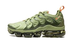 W AIR VAPORMAX PLUS FD0295 300 Sneaker Heads, Shoe Palace, Air Vapormax Plus, Nike Air Vapormax Plus, Sneaker Design, Funky Shoes, Jordan 2, Fresh Shoes, Air Vapormax