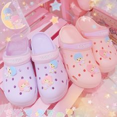 Purple Crocs, Kawaii Shoes, Cute Pastel, Pastel Pink Aesthetic, Kawaii Fashion Outfits, Beach Slippers, Kawaii Aesthetic, Little Twin Stars, Kawaii Clothes