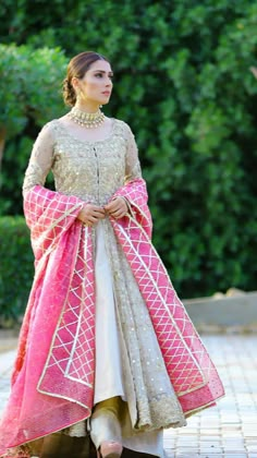 Pakistani Dresses Party, Frock Suit, Short Frocks, Dresses Pakistani, Dress Pakistani, Gaun Fashion