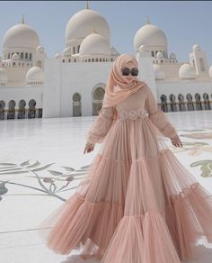 Muslim Fashion Dress Eid, Eid Dress Ideas, Eid Dresses For Girl, Eid Outfits Ideas, Pink Outfit Ideas, Eid Ideas, Muslim Bride, Pakistani Fancy Dresses, Fancy Dresses Long