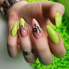 Teen Nails, Punk Nails, Edgy Nails, Grunge Nails, Simple Acrylic Nails, Glow Nails, Cute Gel Nails, Black Nail, Summer Acrylic Nails