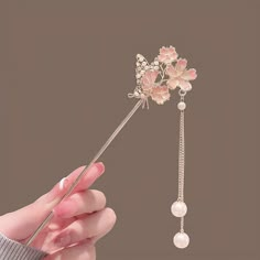 Chinese Jewelry Traditional, Chinese Wedding Hair, Asian Hair Accessories, Butterfly Headpiece, Bride Hair Jewelry, Pink Flower Hair, Accessories Bride, Diy Hair Accessories Ribbon, Handmade Hairpin