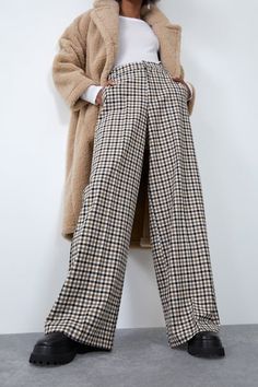 6th Form Outfits, Wide Leg Pant Suit, Check Suit, Fall Pants, Smart Outfit, Plaid Suit, Suit Pants, Pants Design