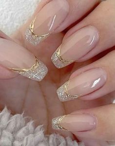 Sophisticated Nails, Elegant Touch Nails, Nails With Gold, Makeup Tip, Colorful Nails, Bride Nails, Elegant Nails