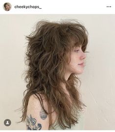 Shoulder Length 70s Haircut, Abigailcore Outfits, Mullets Hairstyle Women, Dramatic Layers Curly Hair, 80 Shag Haircut, Long Rat Tail Haircut, Edgy First Date Outfit, Shag Rocker Haircut, Long 80s Shag