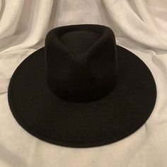 New Stylish Boutique, Black Hat, Never Worn. Wool Black Hat, Black Hat Pins, Felt Black Hat, Black Hat With Pins, Black Hat, Accessories Hats, Fast Delivery, Women Accessories, Boutique