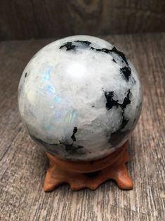 Rainbow Moonstone Aesthetic, Moonstone Aesthetic, Moonstone Sphere, Crystal Names, Balance Energy, Sphere Crystal