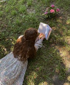 girl laying on grass reading a book Photoshoot Cottagecore, Cottage Core Photoshoot, Cottagecore Photoshoot, Whimsical Photoshoot, Idea For Summer, Spring Photoshoot, Fairytale Photography