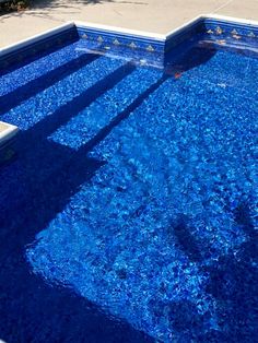 #poolliners #pooldesign #pooltime #poolparty #backyardlifestyle #swimmingpool #swimlifestyle #Tagtara #poolife Tara Pool Liners Inground, Covered Stairs, Pool Liner, Pool Renovation, Pool Liners, Pool Outdoor, Swimming Pools Inground