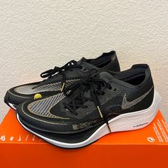 New Women’s Nike Zoomx Vaporfly Next% 2 Black/White + Gold Nike Vaporfly, Nike Air Max 2015, Lacing Shoes For Running, Nike Internationalist, Running Sneakers Women, Nike Tanjun, Nike Roshe Run, Womens Training Shoes, Pink Sneakers