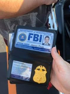 Fbi Document Design, Fake Fbi Badge, Fedex Identity Card, Fbi Identity Card, Fedex Agent Holding Id Card, Fbi Pictures With Id Card, Fbi Agent Format, Fbi Badge Template, Bad Card Prove