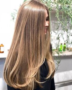 Rambut Brunette, Haircut Inspo, Hair Things, Brown Hair Balayage, Blonde Hair Inspiration, Honey Hair, Brown Blonde Hair, Long Blonde