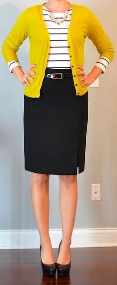 Bright Cardigan, Professional Skirt, Professional Dress, Spring Work Outfits, Business Dress, Patterned Shirt, Couture Mode, Elegante Casual, Black Pencil Skirt