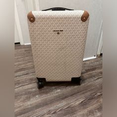 Mk Trolley Suitcase In Good Condition. Shows Some Signs Of Wear And Price Reflects That. Size Is Carry-On. Michael Kors Suitcase, Bags Michael Kors, Travel Bags, Carry On, Vanilla, Michael Kors, Bag Lady, Cream, Signs