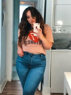 Casual Outfits For Thick Women, Curvy Crop Top Outfits, Bigger Girl Outfits, Thick Body Outfits Casual, Fall Curvy Outfits, Cute Outfits For Curvy Women, Outfits Con Crop Top, Medium Size Girls Outfits, Outfit Ideas For Chubby Girls