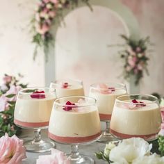 Incredible Mini-Dessert Ideas For Weddings / Blog | Wedding Outline Wedding Finger Foods