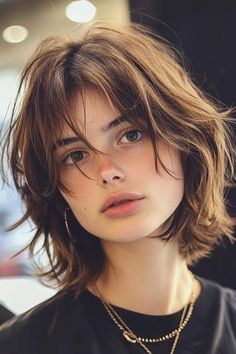 Shaggy Long Bob, Tali Leher Lelaki, Shaggy Pixie Cut, Shaggy Haircut, Choppy Bob Hairstyles, Hair Inspiration Short, Cut My Hair, Short Hair Haircuts, Bob Haircut