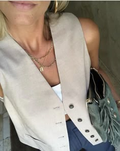 Womens Blazers 2023, Button Up Vest Outfit, Waistcoat Outfit, White Vest, Vest Fashion, Spring Summer Outfits