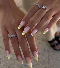 Nails Ideas Oval, Nails Acrylic Summer 2024, Summer Oval Nails, Yellow French Nails, Soya Mumu, Casual Nails, French Acrylic Nails, Yellow Nails