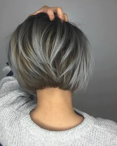 I love the cut for anytime.  color for when I start to let those grays show off. Κούρεμα Bob, Hair 2018, Bob Haircuts For Women, Short Bob Haircuts, Grey Hair, Short Bob, Short Hairstyles For Women