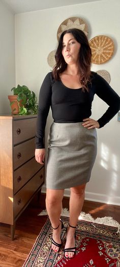 "An extremely classy houndstooth wool pencil skirt in a timeless silhouette and flattering front darts. Like new.  Tagged size 8; Best for Small. Refer to measurements for best fit. Modeled on size Small/6. 100% wool, lined, made in the USA.  All measurements are taken with the garment laying flat, doubled for the waist and hips.  Waist: 27\" Hips: 38\" Length: 21\" All sales are final. Please feel free to ask questions before purchasing; I'll respond quickly. I am happy to provide additional ph Fitted Houndstooth Bottoms For Workwear, Classic Fitted Pencil Skirt For Fall, Fitted Pencil Skirt For Office Wear In Fall, Fitted Fall Pencil Skirt For Office, Classic Fall Pencil Skirt For Business Casual, Chic Houndstooth Skirt For Work, Elegant Fitted Bottoms With Houndstooth Pattern, Classic Pencil Skirt For Business Casual, Fall Season, Elegant Fitted Houndstooth Bottoms