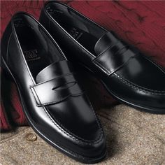 Finsbury Shoes, Loafers Men Outfit, Black Loafers Men, Gents Shoes, Boots Outfit Men, Crockett And Jones, Mens Loafers, Gentleman Shoes, Classy Shoes