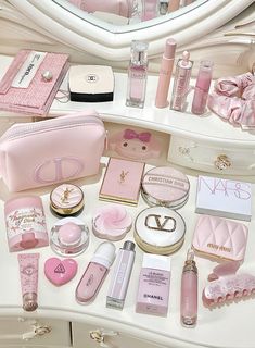 Cute Pink Makeup Products, Pink Aesthetic Wonyoungism, Pink Makeup Products Aesthetic, Young Ballerina, Vanity Aesthetic, Pink Makeup Brushes Aesthetic, Shoes Matching, Makeup Lipgloss, Pink Skincare