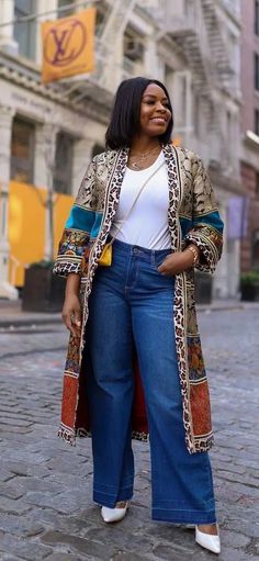 What to wear with wide-leg jeans How To Wear Wide Leg Jeans, How To Style Wide Leg Jeans, Wide Leg Outfit, Jeans Outfit Ideas, High Waisted Wide Leg Jeans