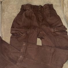 Size Small Never Worn Brown Corgo Pants, High Waist Brown Cotton Parachute Pants, High-waisted Brown Cotton Parachute Pants, Brown High Waist Relaxed Fit Bottoms, High Rise Brown Cargo Pants, Brown High-waist Bottoms With Pockets, Brown Full-length Utility Bottoms, Brown Utility Full-length Bottoms, Brown Mid-rise Utility Bottoms