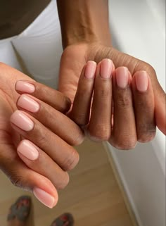 Short Active Length Nails, Short Clean Nails Natural, Short Chic Nails, Nude Summer Nails, Clip In Hair Extensions Styles, Sofia Richie Wedding, Russian Nails