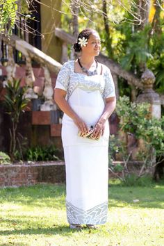 Another beautiful white puletasi for Mother's Day from Samoa Lokostyle Island Outfit, Polynesian Designs