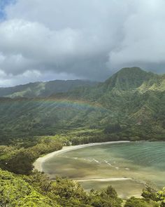 A small  but colorful rainbow seen from a viewpoint on the crouching lion hike in Oahu, Hawaii with the mountains and the ocean in the background Crouching Lion Hike Oahu, North Shore Hawaii Oahu, Oahu Hawaii Beaches, Hawaii Aethstetic, Hawaii Lockscreen, Hawaii Vacation Aesthetic, Hapuna Beach Hawaii