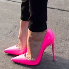 Celebrity Heels, Hot Pink Pumps, High Heel Dress Shoes, Extreme High Heels, Pink High Heels, Beautiful High Heels, Heels High, Heels Classy, Hot Heels