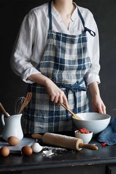 Blue checked linen apron Kitchen Apron Aesthetic, Apron Photoshoot, Apron Photography, Vintage Linen Apron, Apron Styles, Red Apron, Natural Linen Dress, Apron Cooking, Linen Kitchen