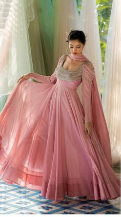 Pink Crepe Suit Long Anarkali Gown, Anarkali Designs, Pink Kurti, Pink Anarkali, Designer Anarkali Dresses, Long Gown Design, Anarkali Dress Pattern, Formal Fashion, Wedding Blouse Designs