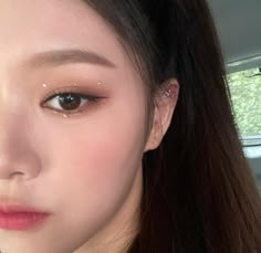 New Profile Picture, Concert Makeup, Rhinestone Makeup, Show Makeup, Kim Hyunjin, Korean Eye Makeup, New Profile