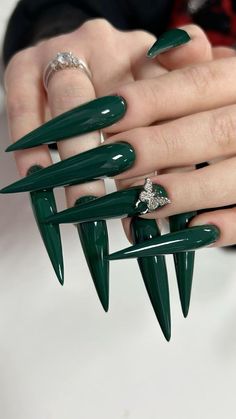 Pointy Nail Designs, Pointy Nails, Gothic Nails, One Color Nails, Goth Nails, Nail Sets, Funky Nails, Nail Inspiration