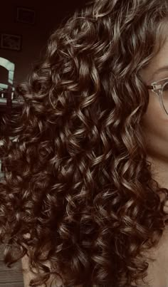 Thick Long Curly Hair, Long Curly Brown Hair, Curly Hair Brown, Mrs Bella, Nails Selfie, 100 Hairstyles, Long Hair Curly, 3a Hair, Curly Brown Hair