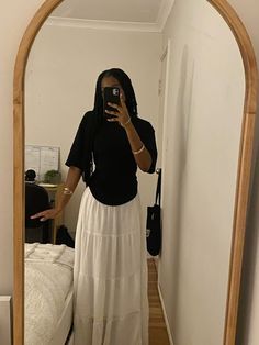 Emmy Red Carpet, White Skirt Outfit, Modest Christian Clothing, Modest Church Outfits, Modest Girly Outfits, White Skirt Outfits, Emmys Red Carpet, Modest Casual Outfits, Church Fits