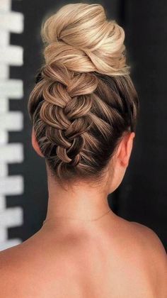 Trendy Updo Hairstyles, Prom Hair Medium, Updos For Medium Length Hair, Bridesmaid Hair Short, Updo Hairstyles, Medium Length Hair